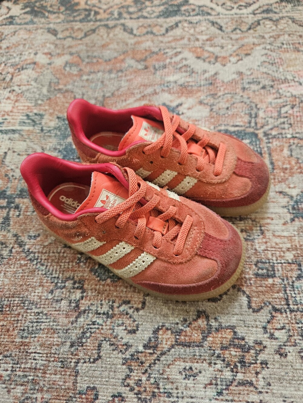 Red Valentina Sambas